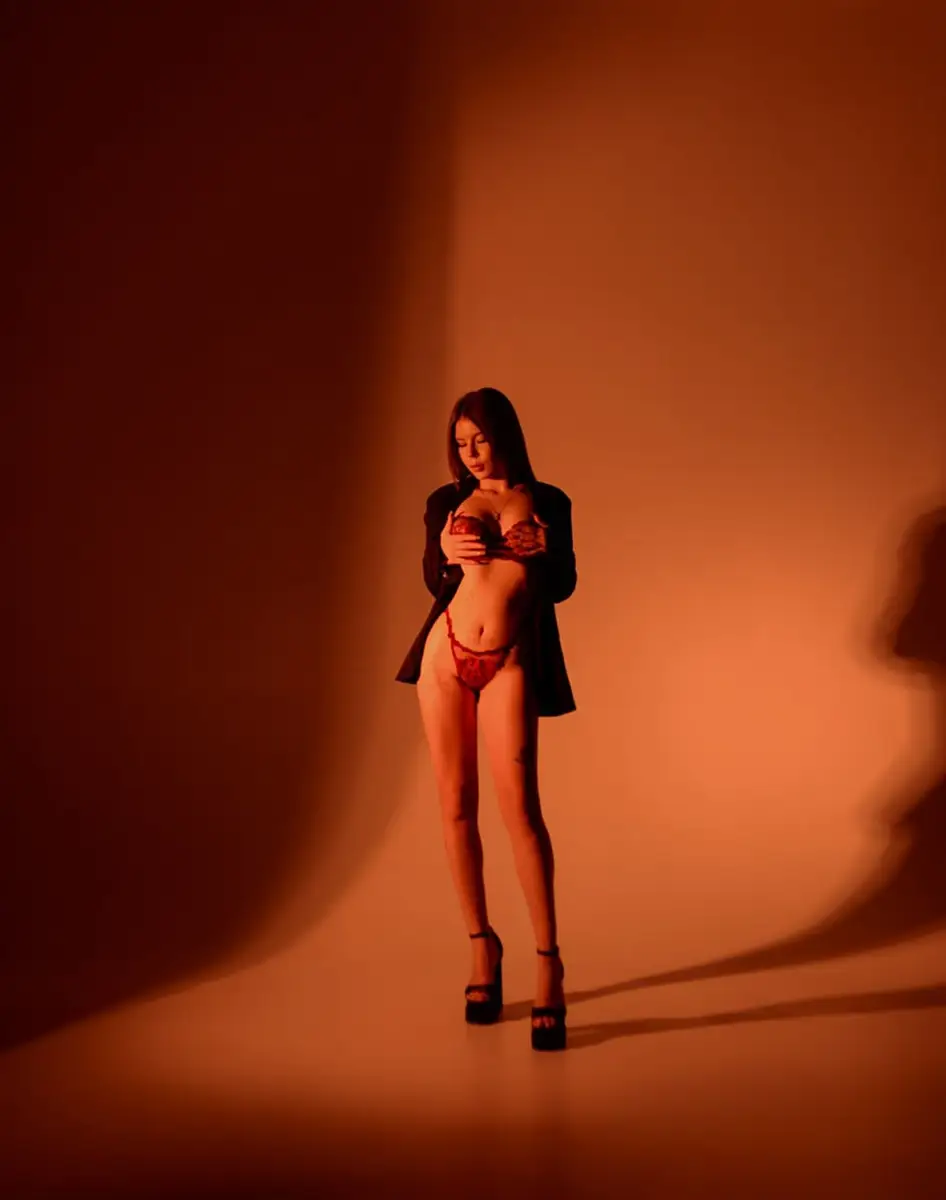 Emma escort in Dubai