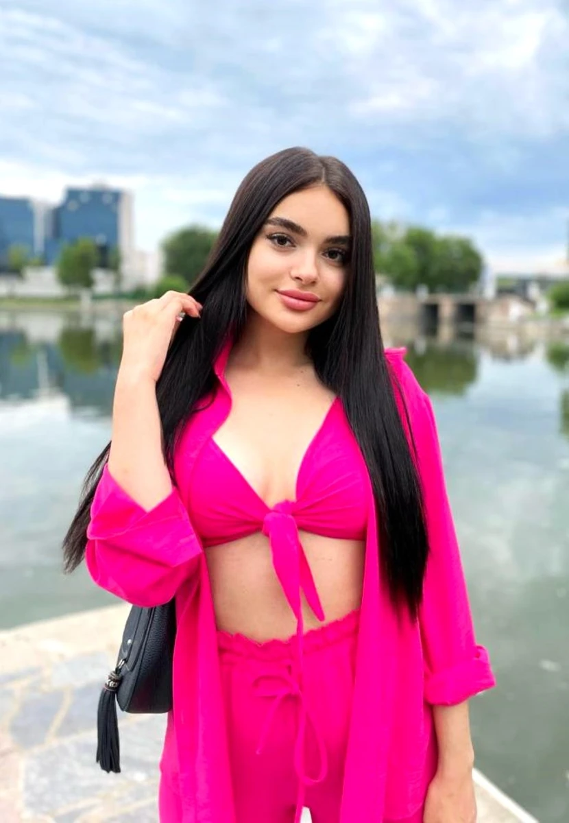 Vika escort in Dubai